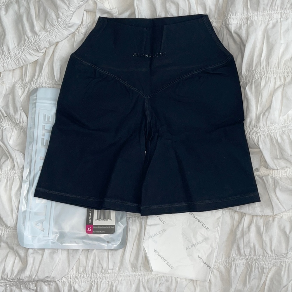 NEW Alphalete Black Alphalux Wonder Short 6" Extra Small